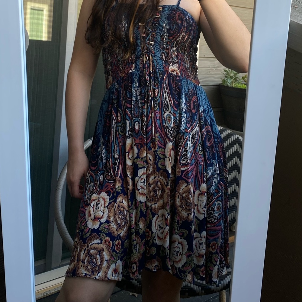 Dress - Picture 3 of 3